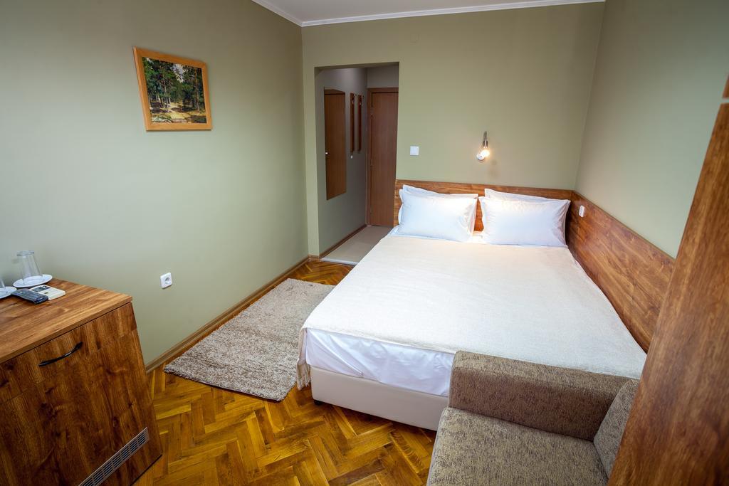 Panorama Top Floor Rooms In Hotel Tundzha Yambol Exterior photo