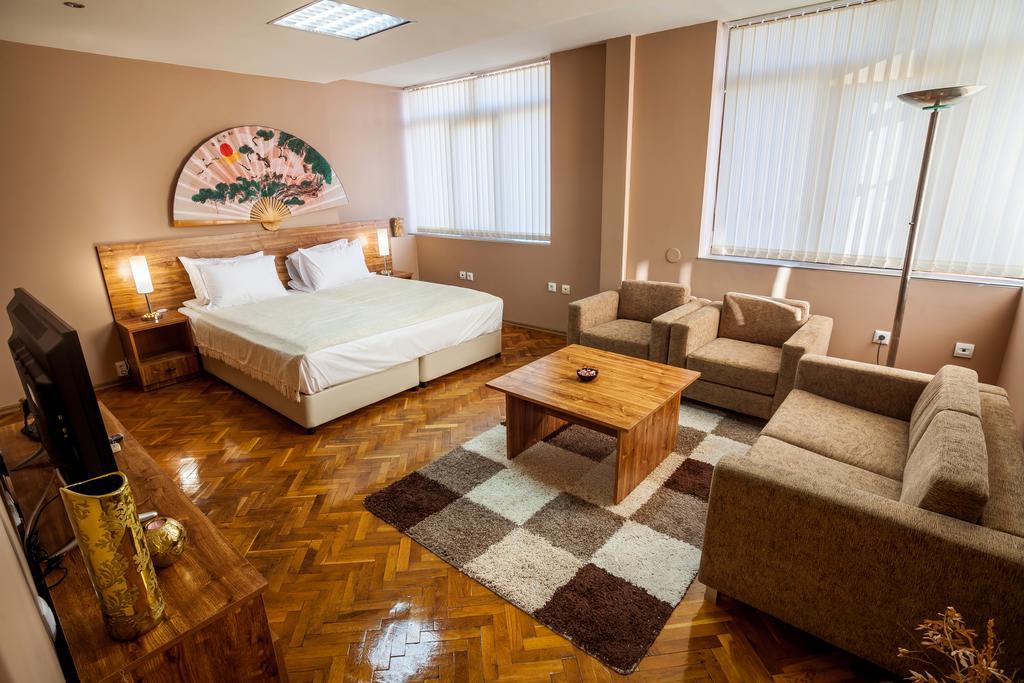 Panorama Top Floor Rooms In Hotel Tundzha Yambol Exterior photo