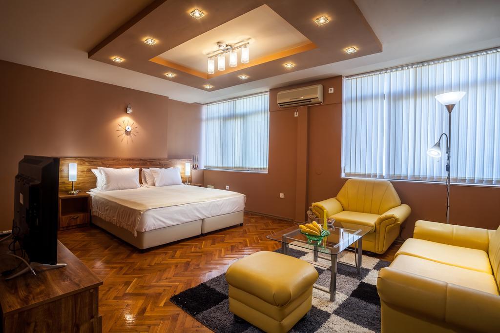 Panorama Top Floor Rooms In Hotel Tundzha Yambol Exterior photo